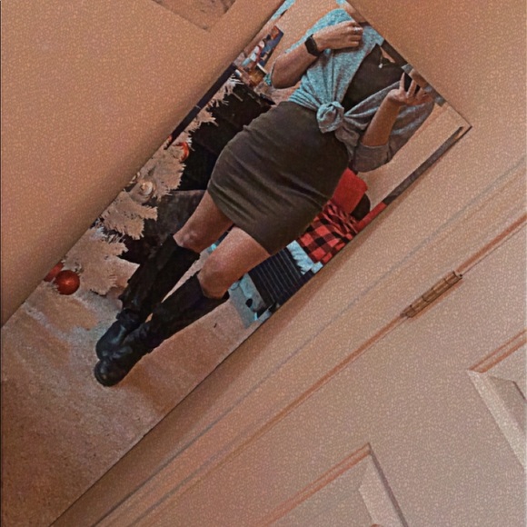 Meet your Posher, Paige - Picture 3 of 3